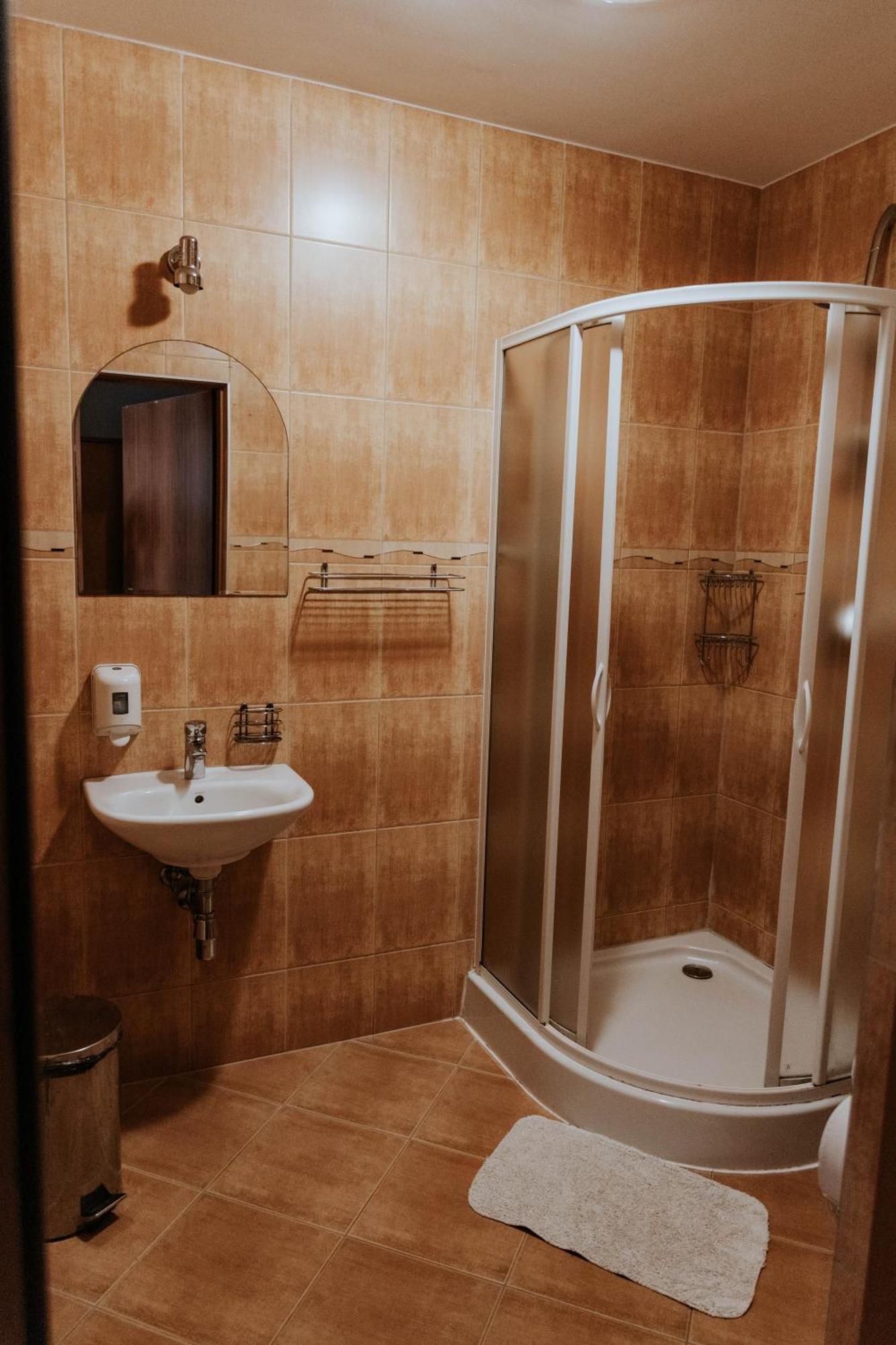 Osrodek Wypoczynkowy Wratislavia Hotel Radzyń Buitenkant foto